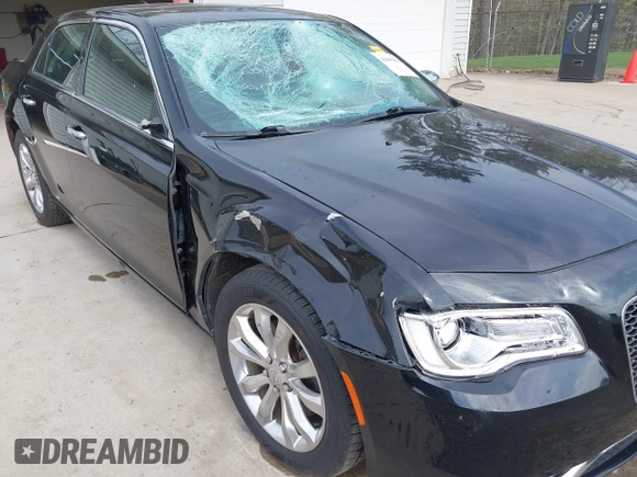 2018 Chrysler 300 Limited with VIN 2C3CCAKG1JH199016, listed as a IAAI auction lot 42065891 with 85,547 mi miles. Bid and sale history available at carsss.com. Image 6.