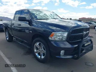 2018 Ram 1500 Express z VIN 1C6RR6FT0JS211116, wystawiony jako IAAI lot #41782435 z przebiegiem 43 710 mil mil oraz . Historia ofert i sprzedaży dostępna na DreamBid. Obrazek 1.