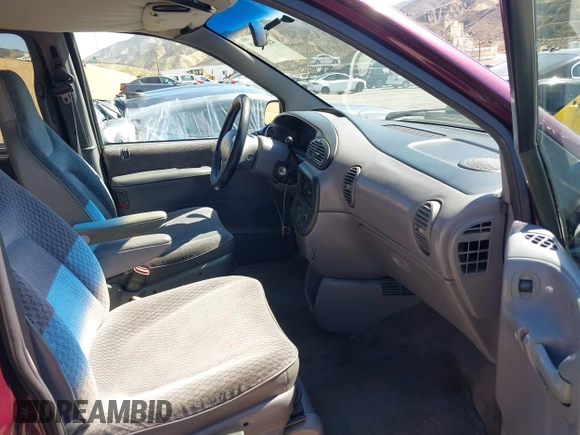 2000 Plymouth Voyager Grand SE z VIN 1P4GP44G8YB513887, wystawiony jako IAAI lot #41515488 z przebiegiem 330 867 mil mil oraz . Historia ofert i sprzedaży dostępna na DreamBid. Obrazek 5.