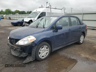 2010 Nissan Versa S z VIN 3N1BC1AP9AL460279, wystawiony jako Copart lot #55670275 z przebiegiem 194 880 mil mil oraz Szkoda całkowita • Salvage title. Historia ofert i sprzedaży dostępna na DreamBid. Obrazek 1.
