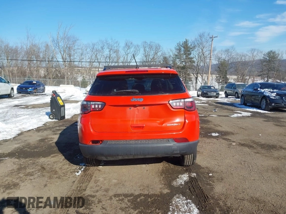 2018 Jeep Compass Sport with VIN 3C4NJCAB8JT124347, listed as a IAAI auction lot 41349666 with 122,058 mi miles. Bid and sale history available at carsss.com. Image 16.