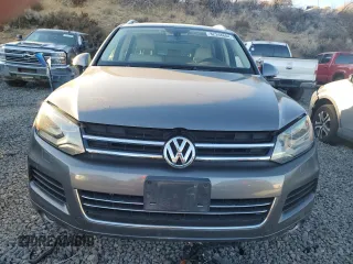 2013 Volkswagen Touareg Lux with VIN WVGEF9BPXDD002285, listed as a Copart auction lot 82248604 with 150,780 mi miles and Salvage Title. Bid and sale history available at DreamBid. Image 5.
