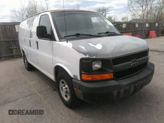 2007 Chevrolet Express Cargo z VIN 1GCFG15X171179848, wystawiony jako IAAI lot #41988385 z przebiegiem 117 471 mil mil oraz . Historia ofert i sprzedaży dostępna na DreamBid. Obrazek 1.
