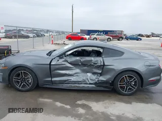 2022 Ford Mustang EcoBoost z VIN 1FA6P8TH4N5105288, wystawiony jako IAAI lot #41528117 z przebiegiem 44 424 mil mil oraz . Historia ofert i sprzedaży dostępna na DreamBid. Obrazek 14.