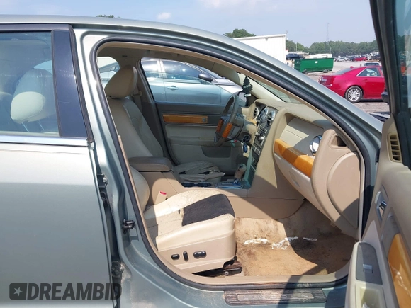 2009 Lincoln MKZ with VIN 3LNHM26T69R605122, listed as a IAAI auction lot 42580220 with 168,000 mi miles and . Bid and sale history available at DreamBid. Image 5.