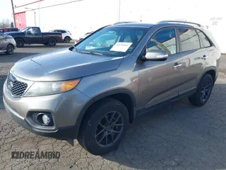 2011 Kia Sorento LX with VIN 5XYKT3A15BG180713, listed as a IAAI auction lot 41556092 with 135,146 mi miles. Bid and sale history available at carsss.com. Image 17.