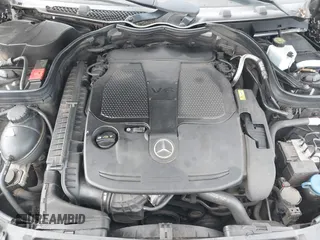 2014 Mercedes-Benz C-Class C 300 Sport with VIN WDDGF8AB5ER318846, listed as a IAAI auction lot 40087045 with 999,999 mi miles. Bid and sale history available at carsss.com. Image 10.