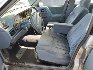 1996 Oldsmobile Cutlass Ciera 1SA VX5 z VIN 1G3AJ55M3T6326130, wystawiony jako Copart lot #73877264 z przebiegiem 74 073 mil mil oraz Szkody całkowita. Historia ofert i sprzedaży dostępna na DreamBid. Obrazek 7.