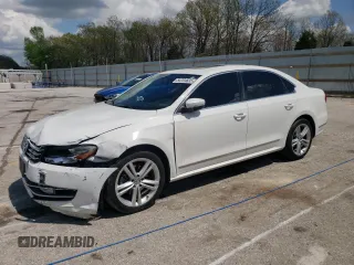 2014 Volkswagen Passat SEL Premium with VIN 1VWCN7A31EC045953, listed as a Copart auction lot 54704635 with 178,016 mi miles and Salvage title. Bid and sale history available at DreamBid. Image 1.