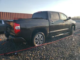 2019 Toyota Tundra SR5 z VIN 5TFAY5F13KX832503, wystawiony jako Copart lot #46536825 z przebiegiem 128 063 mil mil oraz Szkoda całkowita • Salvage title. Historia ofert i sprzedaży dostępna na DreamBid. Obrazek 3.