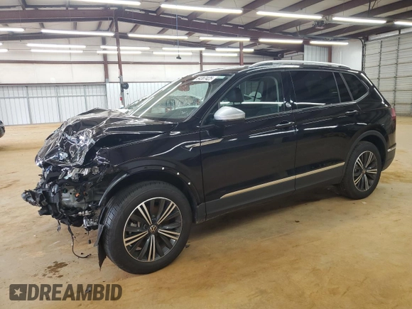 2024 Volkswagen Tiguan with VIN 3VVTB7AXXRM217272, listed as a Copart auction lot 64367425 with 8,015 mi miles and Salvage title. Bid and sale history available at DreamBid. Image 1.