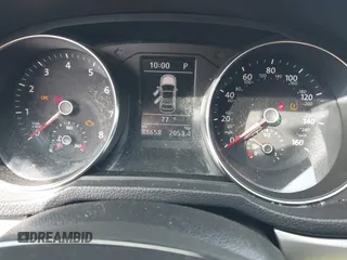 2017 Volkswagen Passat S z VIN 1VWAT7A31HC046232, wystawiony jako IAAI lot #42168299 z przebiegiem 88 658 mil mil oraz . Historia ofert i sprzedaży dostępna na DreamBid. Obrazek 7.
