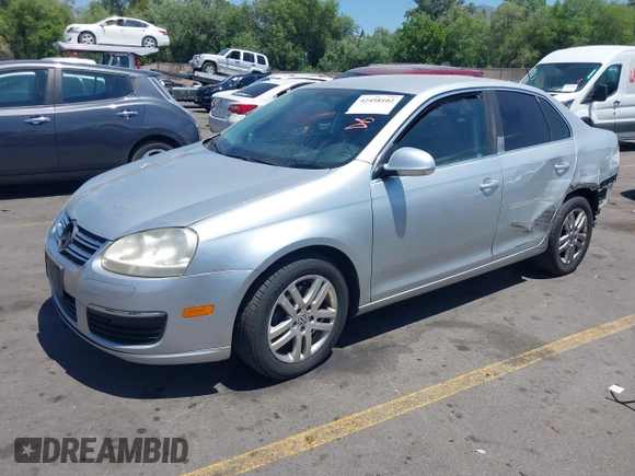 2007 Volkswagen Jetta 2.5 with VIN 3VWRF71K27M000620, listed as a IAAI auction lot 42458102 with 147,996 mi miles and . Bid and sale history available at DreamBid. Image 2.