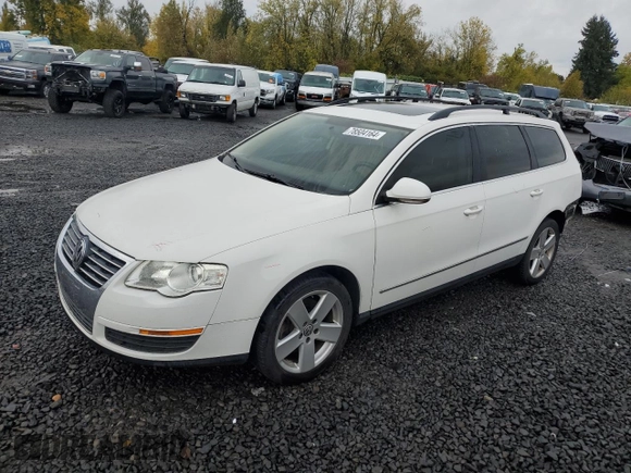2008 Volkswagen Passat Komfort with VIN WVWLK73C28E121987, listed as a Copart auction lot 78504164 with 158,147 mi miles and Salvage title. Bid and sale history available at DreamBid. Image 1.