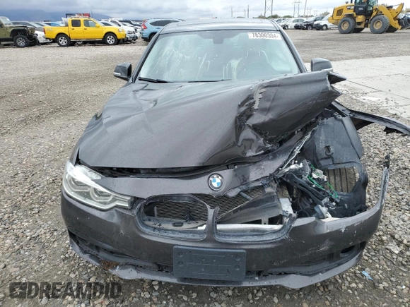 2018 BMW 3 Series 320i xDrive with VIN WBA8E5G5XJNU47441, listed as a Copart auction lot 78300304 with Not Provided miles and Salvage Title. Bid and sale history available at carsss.com. Image 5.