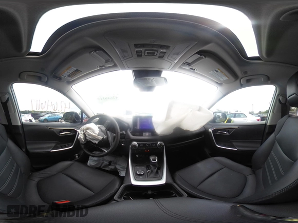 2023 Toyota RAV4 Hybrid XLE Premium z VIN 4T3B6RFV0PU132809, wystawiony jako IAAI lot #42646117 z przebiegiem 43 083 mil mil oraz . Historia ofert i sprzedaży dostępna na DreamBid. Obrazek 18.