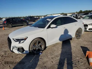 2024 Audi A3 Premium z VIN WAUAUDGY3RA000803, wystawiony jako Copart lot #87661145 z przebiegiem 15 794 mil mil oraz Szkody całkowita. Historia ofert i sprzedaży dostępna na DreamBid. Obrazek 1.