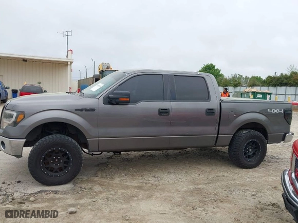 2013 Ford F-150 XL with VIN 1FTFW1EF4DFC36259, listed as a IAAI auction lot 41916055 with 333,725 mi miles. Bid and sale history available at carsss.com. Image 14.
