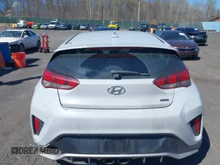 2020 Hyundai Veloster Turbo R-Spec z VIN KMHTH6AB1LU027676, wystawiony jako IAAI lot #42064952 z przebiegiem 88 778 mil mil oraz . Historia ofert i sprzedaży dostępna na DreamBid. Obrazek 16.