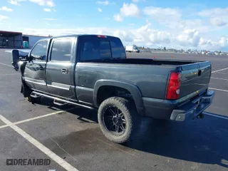 2003 Chevrolet Silverado 2500HD LS with VIN 1GCHK23193F225757, listed as a IAAI auction lot 41523124 with 281,755 mi miles. Bid and sale history available at carsss.com. Image 3.