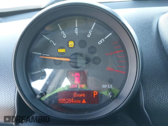 2016 MINI Countryman S with VIN WMWZC5C50GWU02754, listed as a IAAI auction lot 42702055 with 105,284 mi miles and . Bid and sale history available at DreamBid. Image 7.