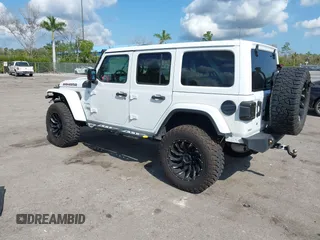 2020 Jeep Wrangler Unlimited Sahara with VIN 1C4HJXEN7LW213459, listed as a IAAI auction lot 41502047 with 40,816 mi miles. Bid and sale history available at carsss.com. Image 3.