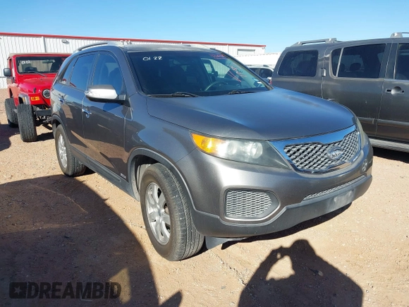 2013 Kia Sorento LX with VIN 5XYKTDA20DG346430, listed as a IAAI auction lot 41325629 with 166,263 mi miles. Bid and sale history available at carsss.com. Image 1.