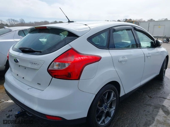 2013 Ford Focus SE with VIN 1FADP3K25DL327419, listed as a IAAI auction lot 41720546 with 130,934 mi miles. Bid and sale history available at carsss.com. Image 4.