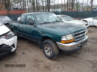2000 Ford Ranger XL with VIN 1FTYR14V6YTA74277, listed as a IAAI auction lot 41727232 with 174,063 mi miles. Bid and sale history available at carsss.com. Image 1.