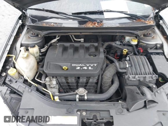 2013 Chrysler 200 LX with VIN 1C3CCBAB2DN670064, listed as a IAAI auction lot 41868994 with Not Provided miles. Bid and sale history available at carsss.com. Image 10.