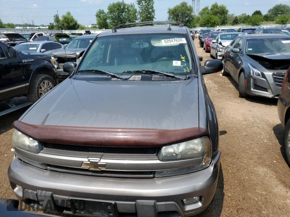 2005 Chevrolet TrailBlazer LT with VIN 1GNDT13S052378804, listed as a Copart auction lot 62047624 with 119,536 mi miles and Salvage Title. Bid and sale history available at DreamBid. Image 5.
