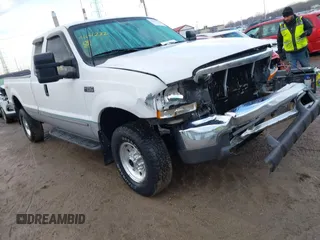 1999 Ford Super Duty F-250 XL with VIN 1FTNX21F7XEB78484, listed as a IAAI auction lot 41641232 with 176,395 mi miles. Bid and sale history available at carsss.com. Image 1.