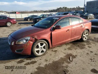 2012 Volvo S60 T5 z VIN YV1622FSXC2028240, wystawiony jako Copart lot #43916385 z przebiegiem 66 383 mil mil oraz Szkoda całkowita • Salvage title. Historia ofert i sprzedaży dostępna na DreamBid. Obrazek 1.