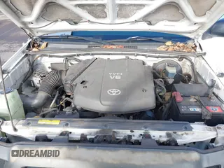 2005 Toyota Tacoma PreRunner z VIN 5TETU62N55Z086801, wystawiony jako IAAI lot #41699187 z przebiegiem 171 703 mil mil oraz . Historia ofert i sprzedaży dostępna na DreamBid. Obrazek 10.