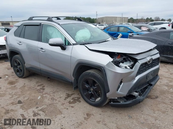 2021 Toyota RAV4 XLE with VIN 2T3W1RFVXMC148125, listed as a IAAI auction lot 41645741 with 66,047 mi miles. Bid and sale history available at carsss.com. Image 1.