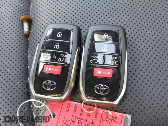 2024 Toyota RAV4 XSE z VIN JTMFB3FV9RD202172, wystawiony jako IAAI lot #41589995 z przebiegiem 6 016 mil mil oraz . Historia ofert i sprzedaży dostępna na DreamBid. Obrazek 11.
