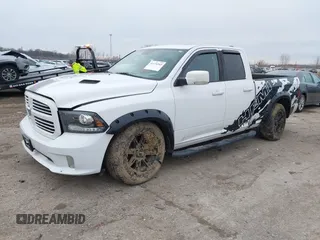 2016 Ram 1500 Sport z VIN 1C6RR7HT5GS149692, wystawiony jako IAAI lot #41174363 z przebiegiem 102 938 mil mil oraz . Historia ofert i sprzedaży dostępna na DreamBid. Obrazek 2.