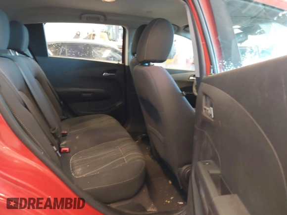 2012 Chevrolet Sonic LT z VIN 1G1JD6SB1C4230890, wystawiony jako IAAI lot #41265634 z przebiegiem 161 886 mil mil oraz . Historia ofert i sprzedaży dostępna na DreamBid. Obrazek 8.