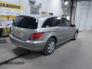 2006 Mercedes-Benz R 3.5L with VIN 4JGCB65EX6A017255, listed as a IAAI auction lot 42216340 with 169,967 mi miles. Bid and sale history available at carsss.com. Image 4.