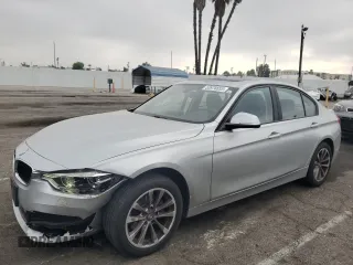 2018 BMW 3 Series 320i z VIN WBA8A9C54JAH12342, wystawiony jako Copart lot #53976655 z przebiegiem 107 351 mil mil oraz Szkoda całkowita • Salvage title. Historia ofert i sprzedaży dostępna na DreamBid. Obrazek 1.