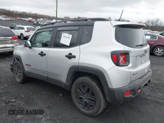 2018 Jeep Renegade Trailhawk with VIN ZACCJBCB1JPG74527, listed as a IAAI auction lot 41814352 with 71,120 mi miles. Bid and sale history available at carsss.com. Image 3.