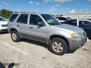 2007 Ford Escape XLS with VIN 1FMCU02Z07KB36040, listed as a Copart auction lot 74043354 with 0 mi miles and Salvage Title. Bid and sale history available at carsss.com. Image 4.