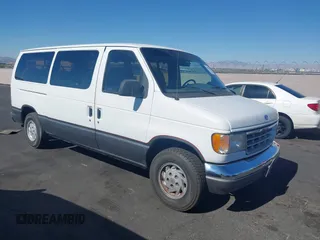 1992 Ford Econoline Cargo z VIN 1FMEE11H4NHB45483, wystawiony jako IAAI lot #42836890 z przebiegiem 124 543 mil mil oraz . Historia ofert i sprzedaży dostępna na DreamBid. Obrazek 1.
