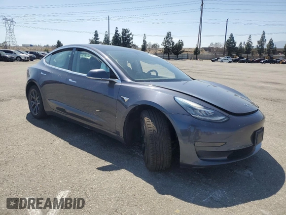2020 Tesla Model 3 Standard Range Plus z VIN 5YJ3E1EA5LF644296, wystawiony jako Copart lot #56953645 z przebiegiem 89 356 mil mil oraz Szkoda całkowita • Salvage title. Historia ofert i sprzedaży dostępna na DreamBid. Obrazek 4.
