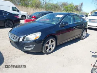 2012 Volvo S60 T5 with VIN YV1622FS1C2109532, listed as a IAAI auction lot 42068510 with 165,018 mi miles. Bid and sale history available at carsss.com. Image 2.