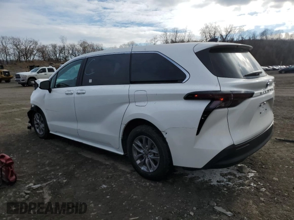 2024 Toyota Sienna LE with VIN 5TDKRKEC3RS209966, listed as a Copart auction lot 88876275 with 8,389 mi miles and Salvage Title. Bid and sale history available at carsss.com. Image 2.