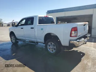 2024 Ram 2500 Big Horn z VIN 3C6UR5DL5RG100958, wystawiony jako Copart lot #56332725 z przebiegiem 24 686 mil mil oraz Czysty tytuł • Clean title. Historia ofert i sprzedaży dostępna na DreamBid. Obrazek 2.