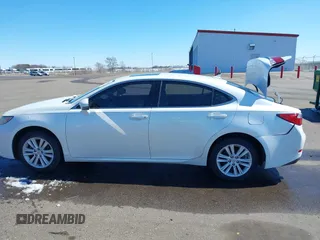 2013 Lexus ES 4dr Sdn with VIN JTHBK1GG5D2044256, listed as a IAAI auction lot 41924151 with 180,045 mi miles. Bid and sale history available at carsss.com. Image 14.