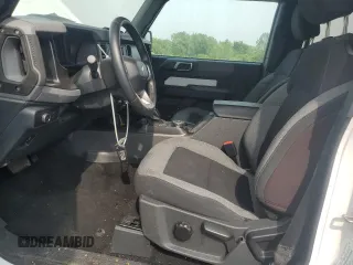 2021 Ford Bronco z VIN 1FMDE5AP9MLB01971, wystawiony jako Copart lot #60787155 z przebiegiem 35 097 mil mil oraz Szkoda całkowita • Salvage title. Historia ofert i sprzedaży dostępna na DreamBid. Obrazek 7.