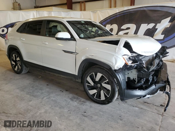 2025 Volkswagen Atlas SE with VIN 1V2WE2CA1SC220405, listed as a Copart auction lot 61621145 with 4,206 mi miles and Salvage title. Bid and sale history available at DreamBid. Image 4.